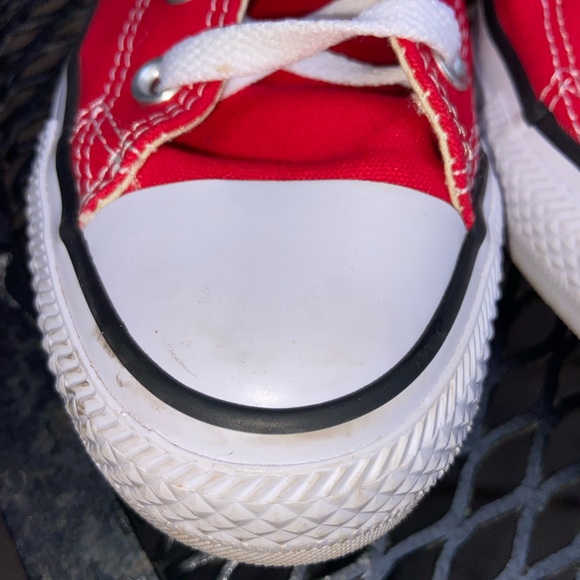 Red Allstar Converse - Picture 6 of 7